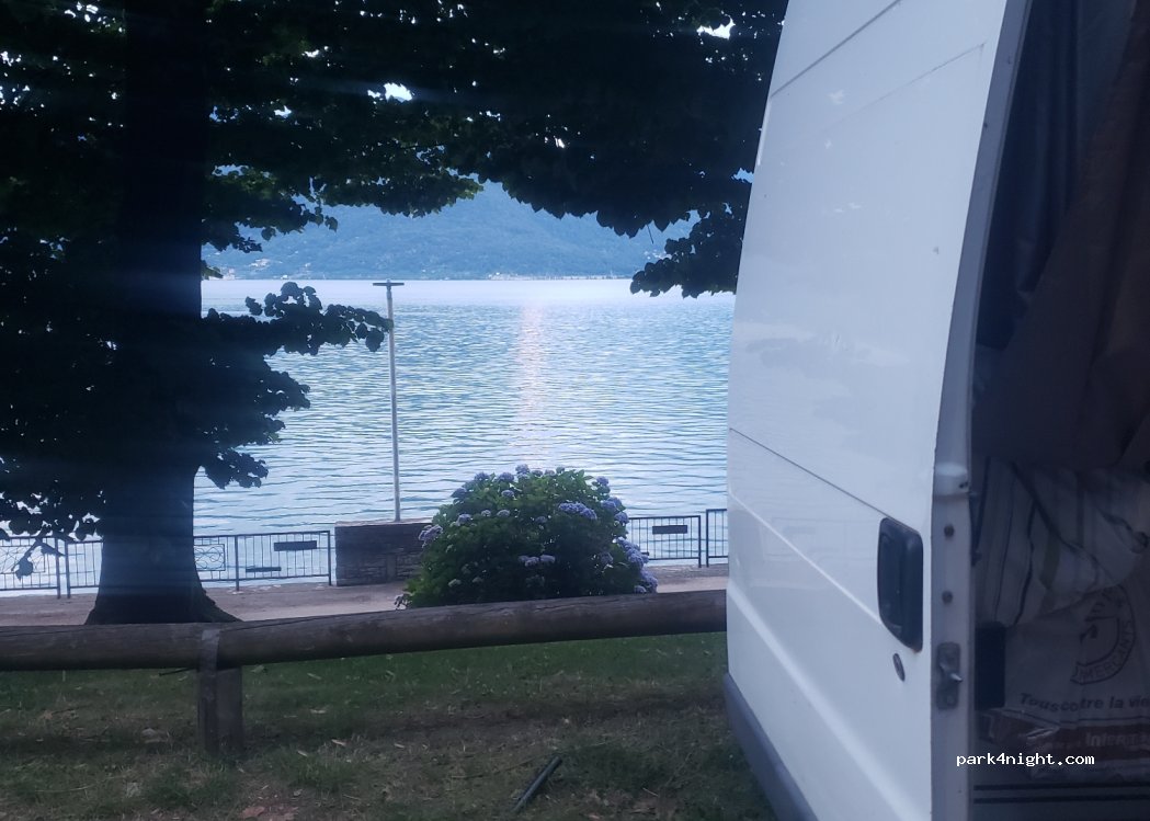 (21016) Luino - 3 Via della Vittoria — foto