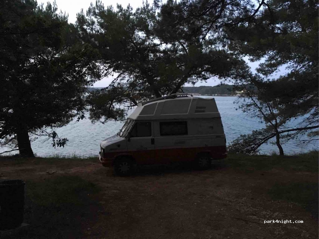 (52100) Premantura - 180 Munte — foto 2