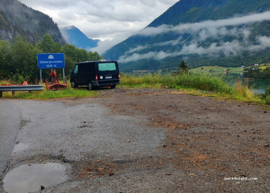 (6783) Stryn - 185 Flovegen — foto