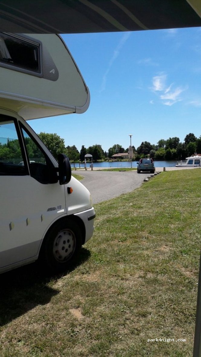 (47260) Castelmoron-sur-Lot - Unnamed Road — foto 2