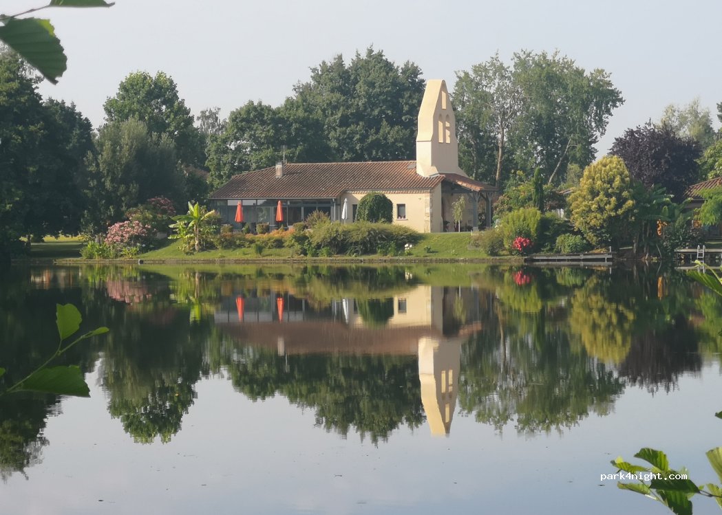 (47260) Castelmoron-sur-Lot - Unnamed Road — foto 3