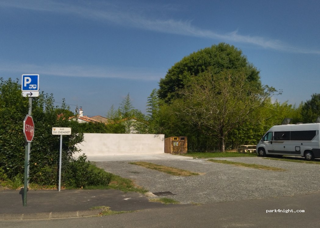 (44118) La Chevrolière - 84 Rue du Lac — foto