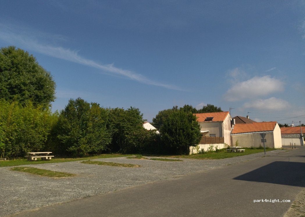 (44118) La Chevrolière - 84 Rue du Lac — foto 2