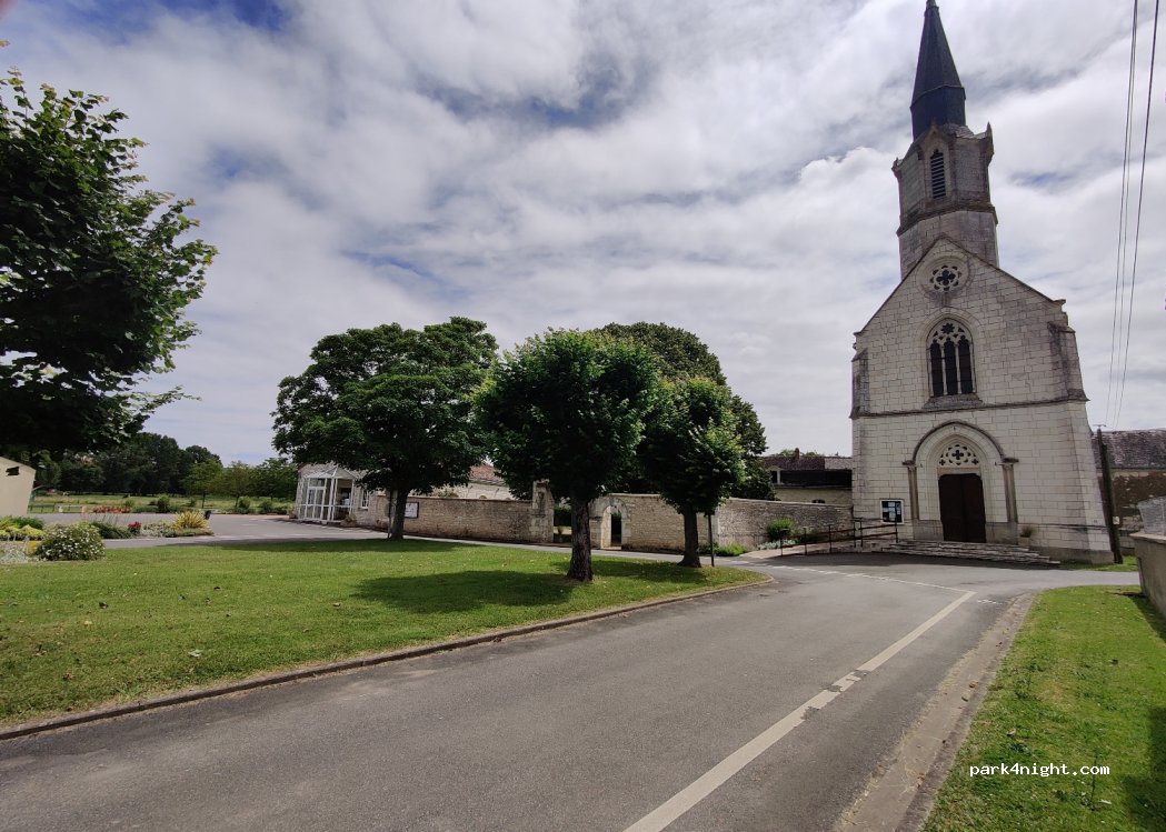 (37120) Chaveignes - 2 Le Bourg — foto 3