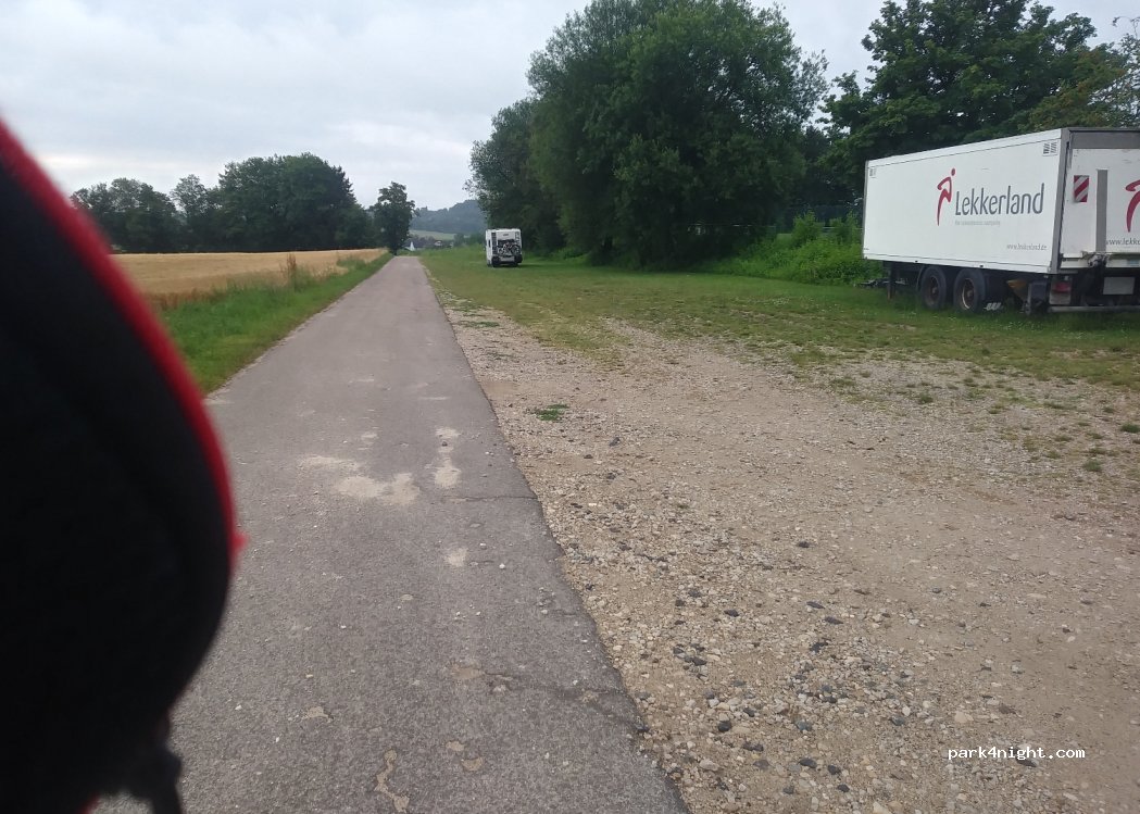 (93176) Beratzhausen - 1 Am Waldstadion — foto