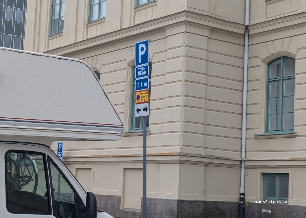 (593 33) Västervik - 2 LÄROVERKSGATAN — foto