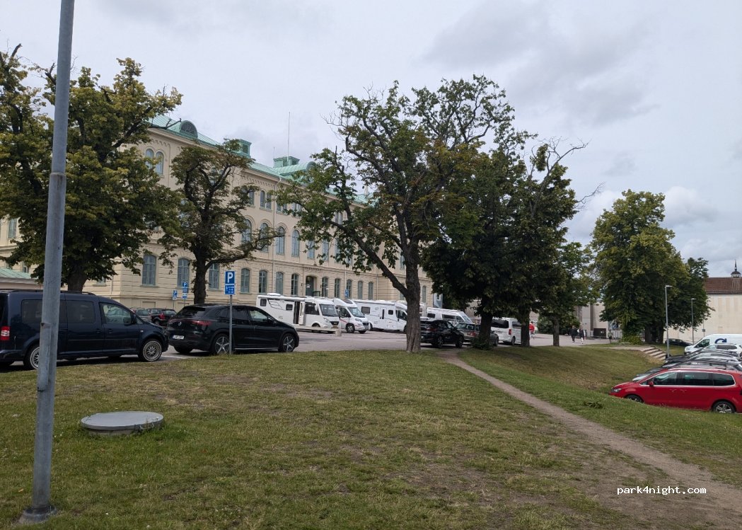 (593 33) Västervik - 2 LÄROVERKSGATAN — foto 2