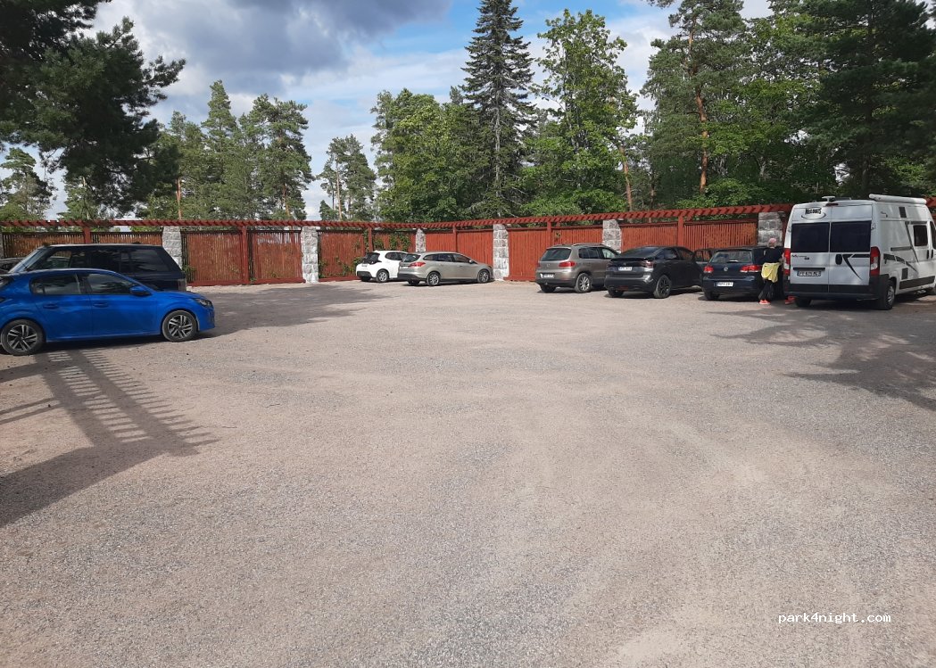 (02440) Kirkkonummi - 166 Hvitträskintie — foto