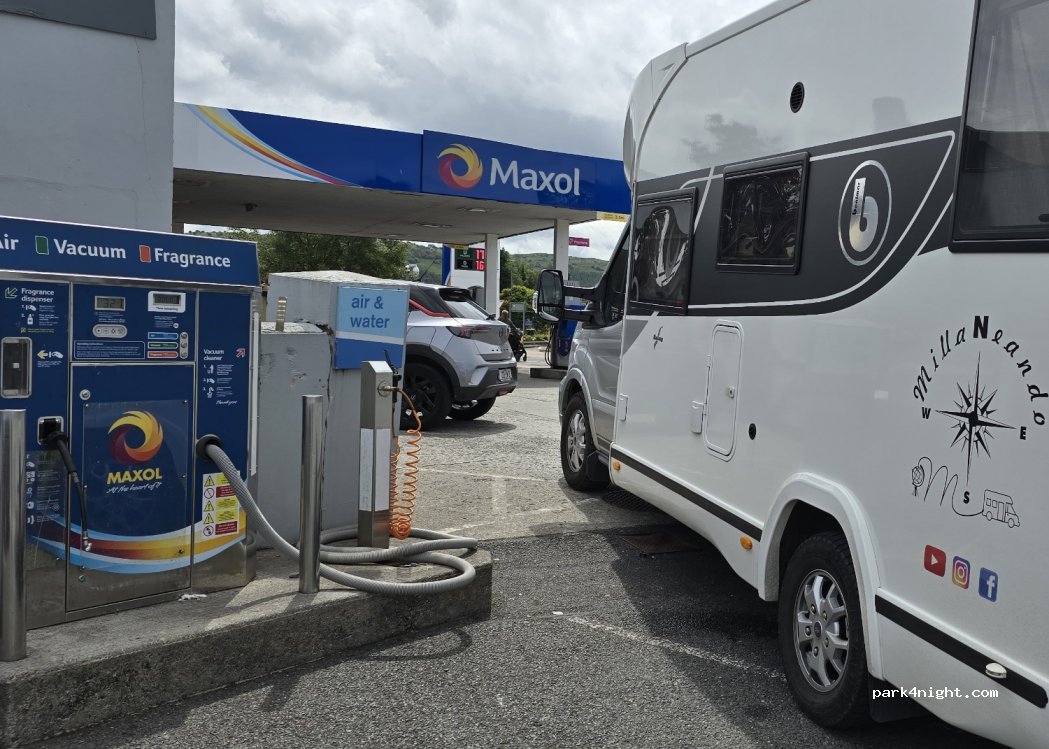 (F91 V2YX) Manorhamilton - N16 — foto