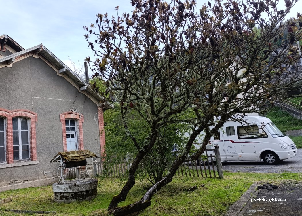 (23200) Aubusson - 1 Avenue de la Gare — foto 2
