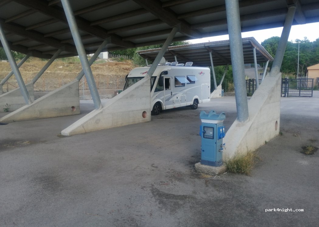 Area Camper Filiano — foto