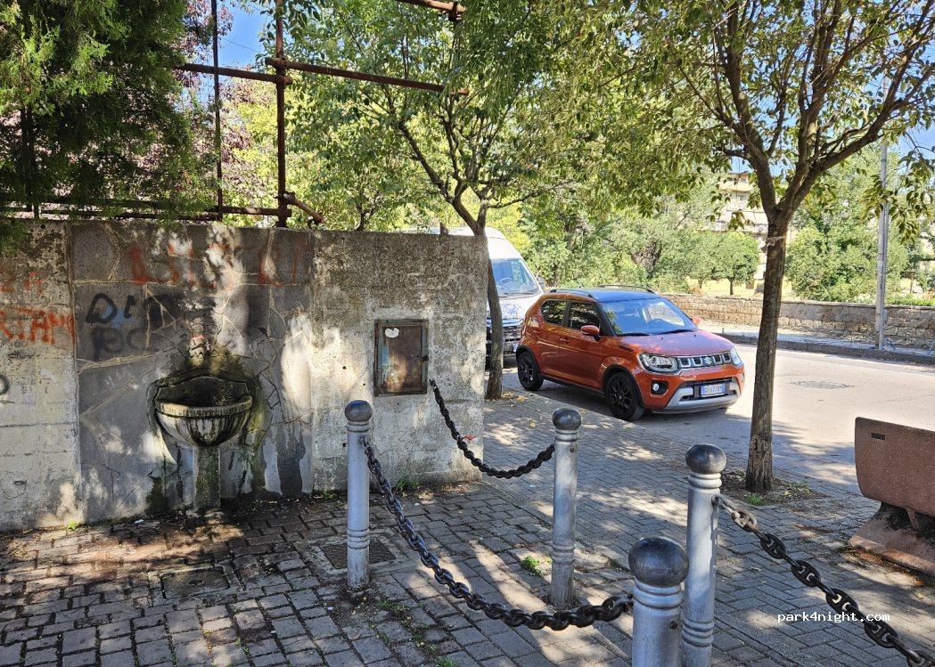 (81100) Caserta - 192 Via Ferrarecce — foto