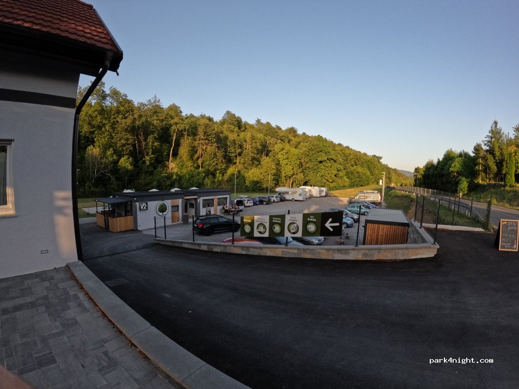 Restaurant & RV Camper Parking LIPA PLAC — foto