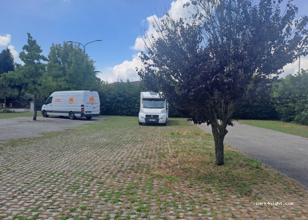 (46031) San Benedetto Po - 3 Piazza San D'acquisto — foto