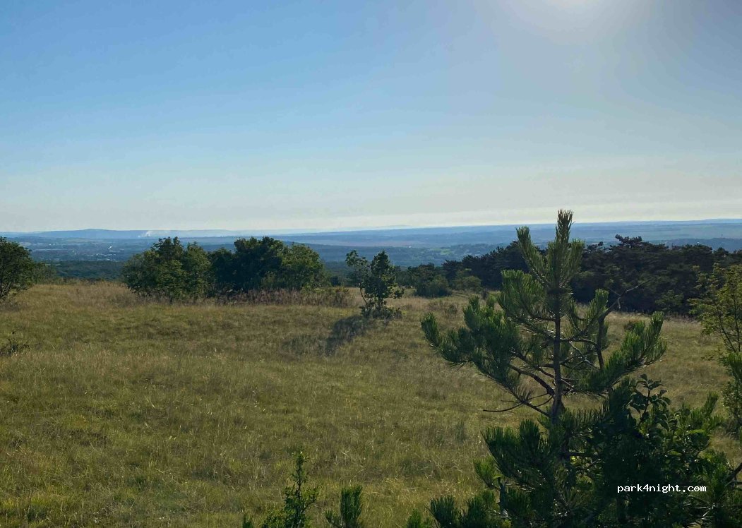 (8220) Balatonalmádi - — foto