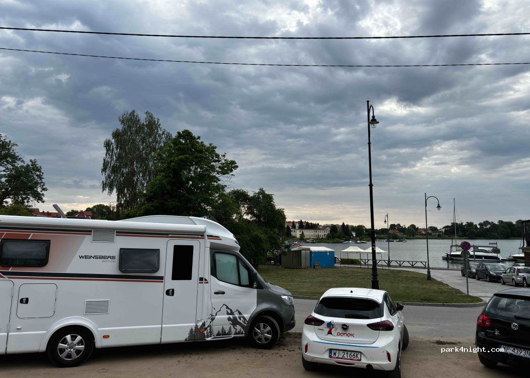 (11-520) Ryn - 7 Szkolna — foto