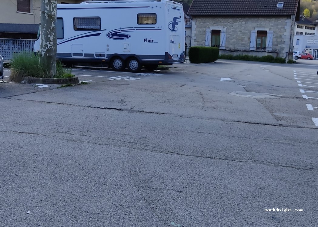 (39110) Salins-les-Bains - 4-6 Rue Préval — foto 3