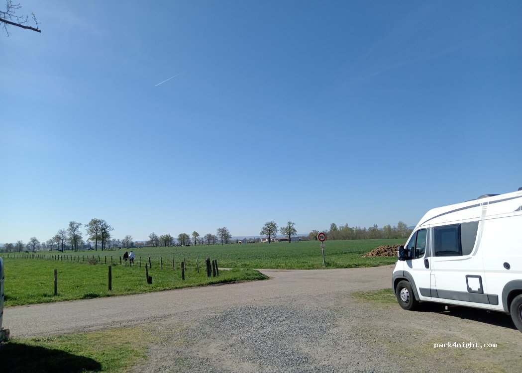(42330) Cuzieu - Unnamed Road — foto 2