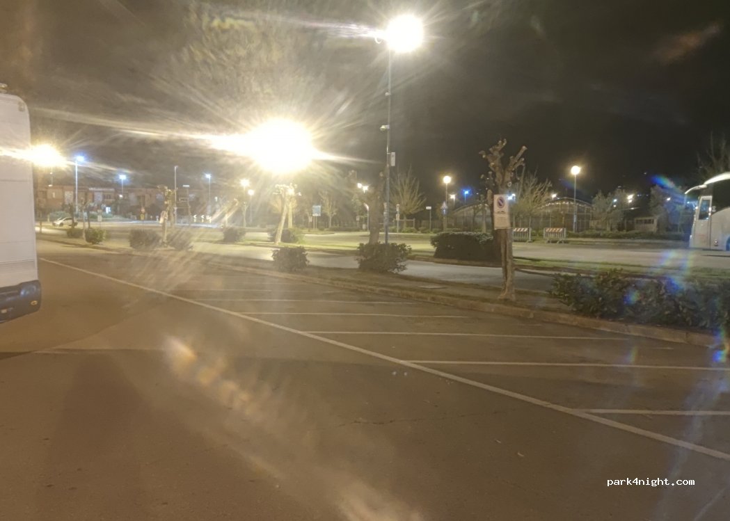 (52025) Montevarchi - 7 Piazzale Salvador Allende — foto