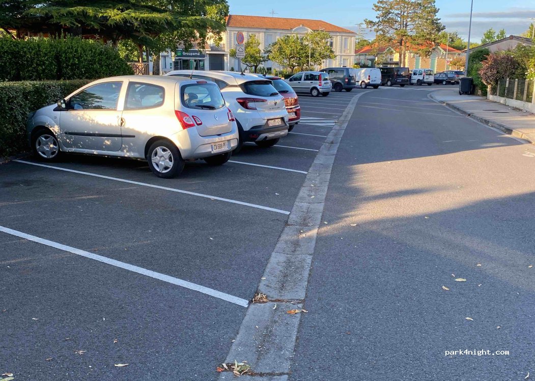 (33680) Lacanau - 21 Rue du Maréchal Leclerc — foto 3