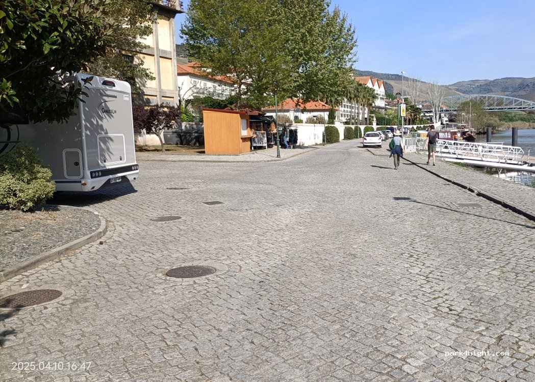 (5085-037) Pinhão - 14 Largo da Estação — foto 3