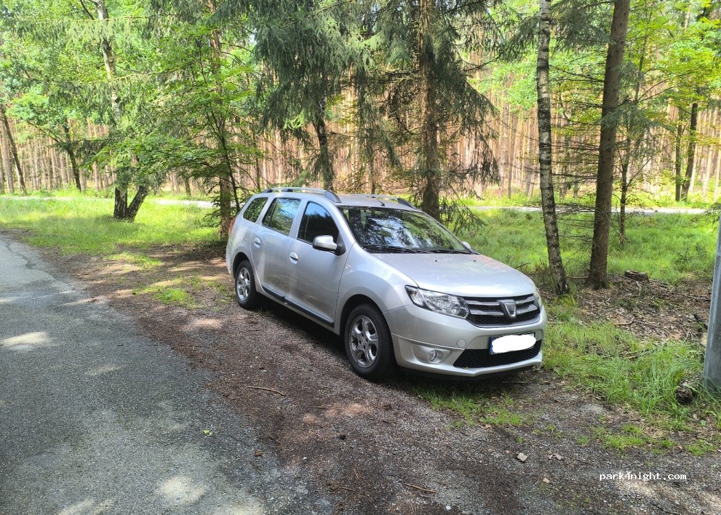 (379 01) Klec - Unnamed Road — foto