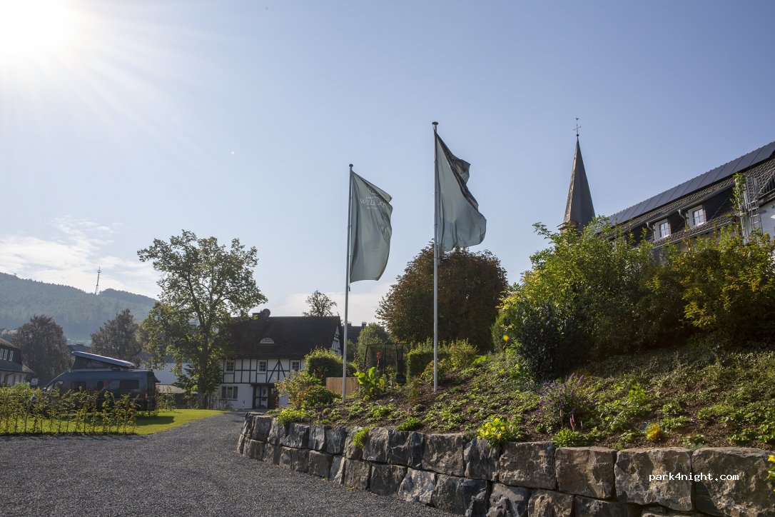 Parken mitten im Dorf — foto 4