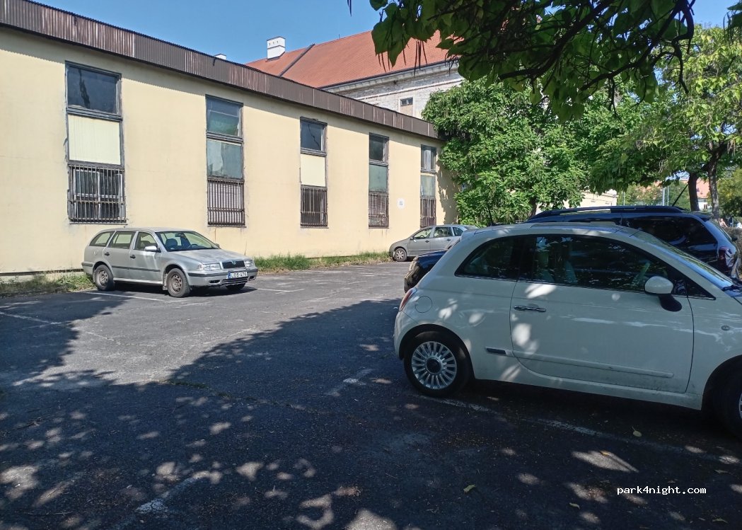 (2500) Esztergom - 27 Batthyány Lajos utca — foto 2