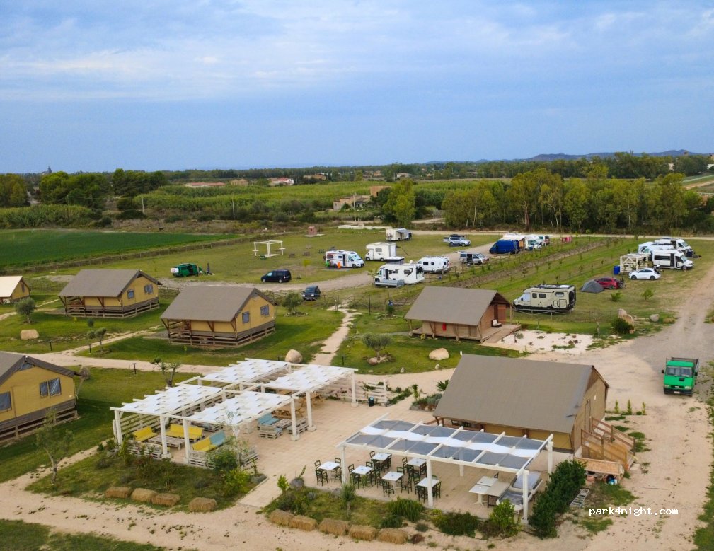 Munai agriglamping Area camper / van — foto