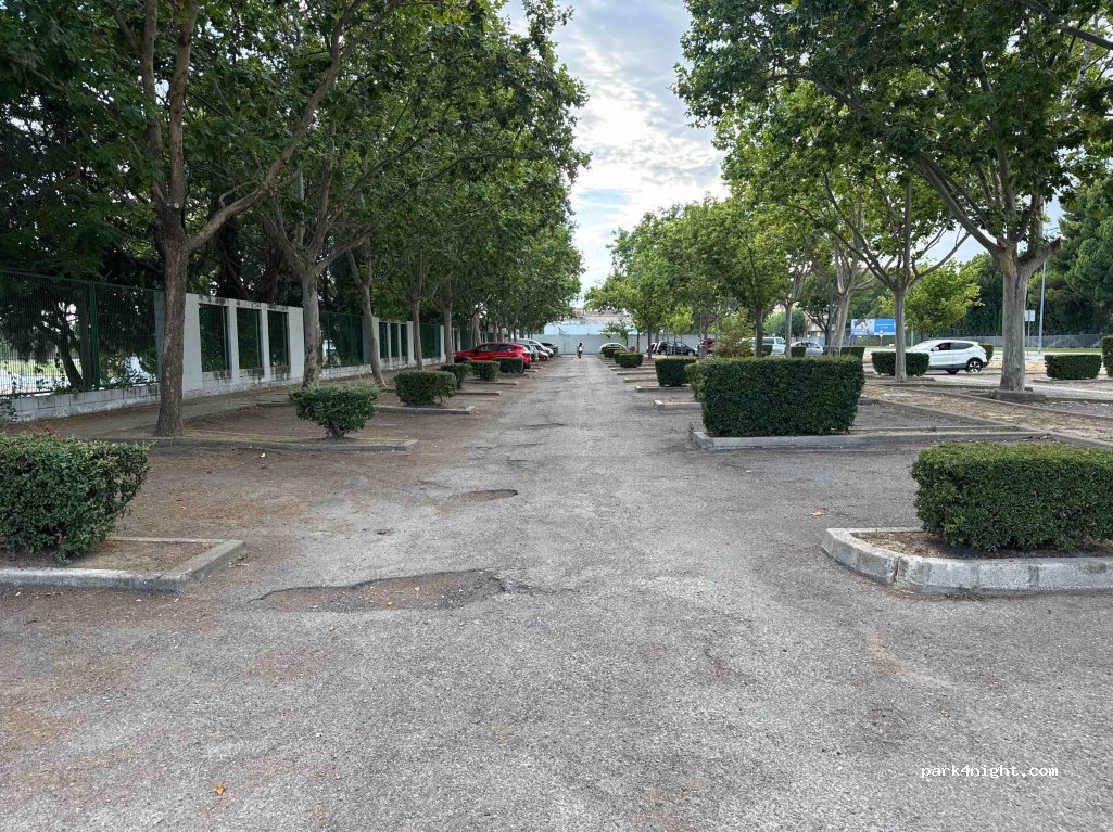 (22006) Huesca - 94 Paseo de Ramón y Cajal — foto