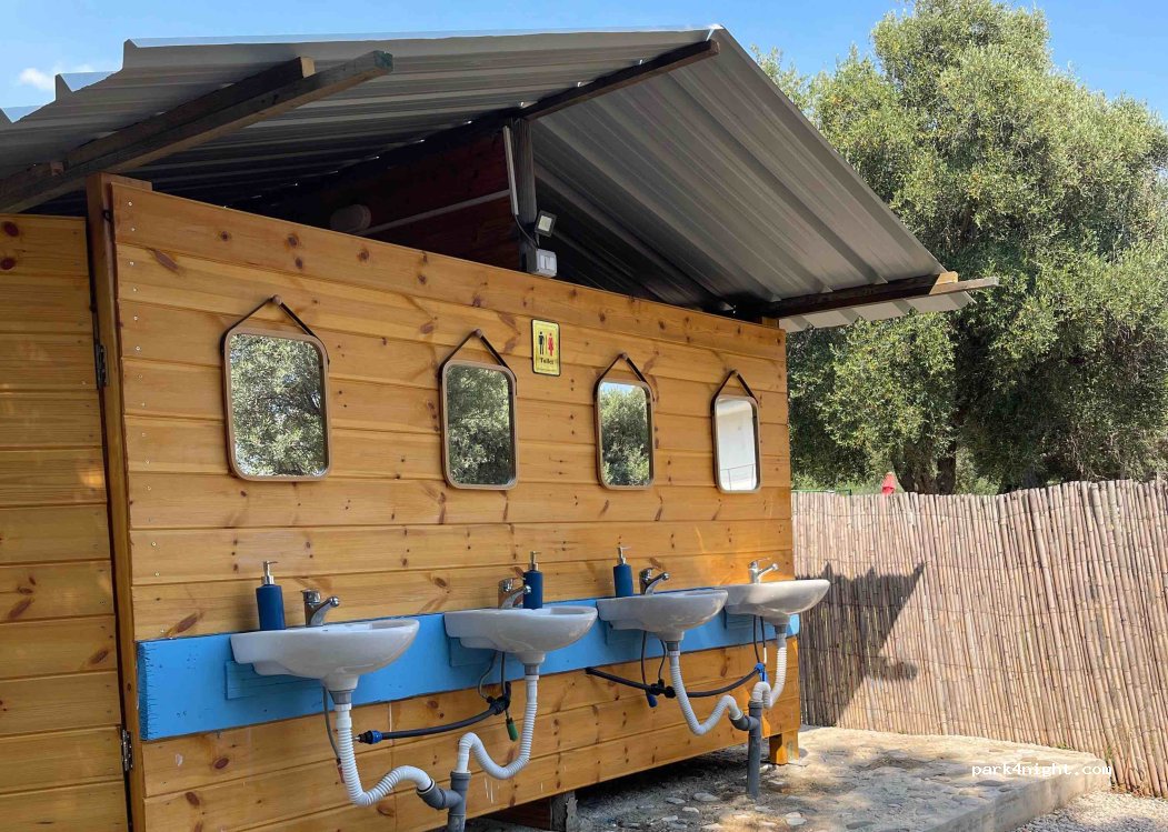 Borsh Olive Camping Caravan — foto 4