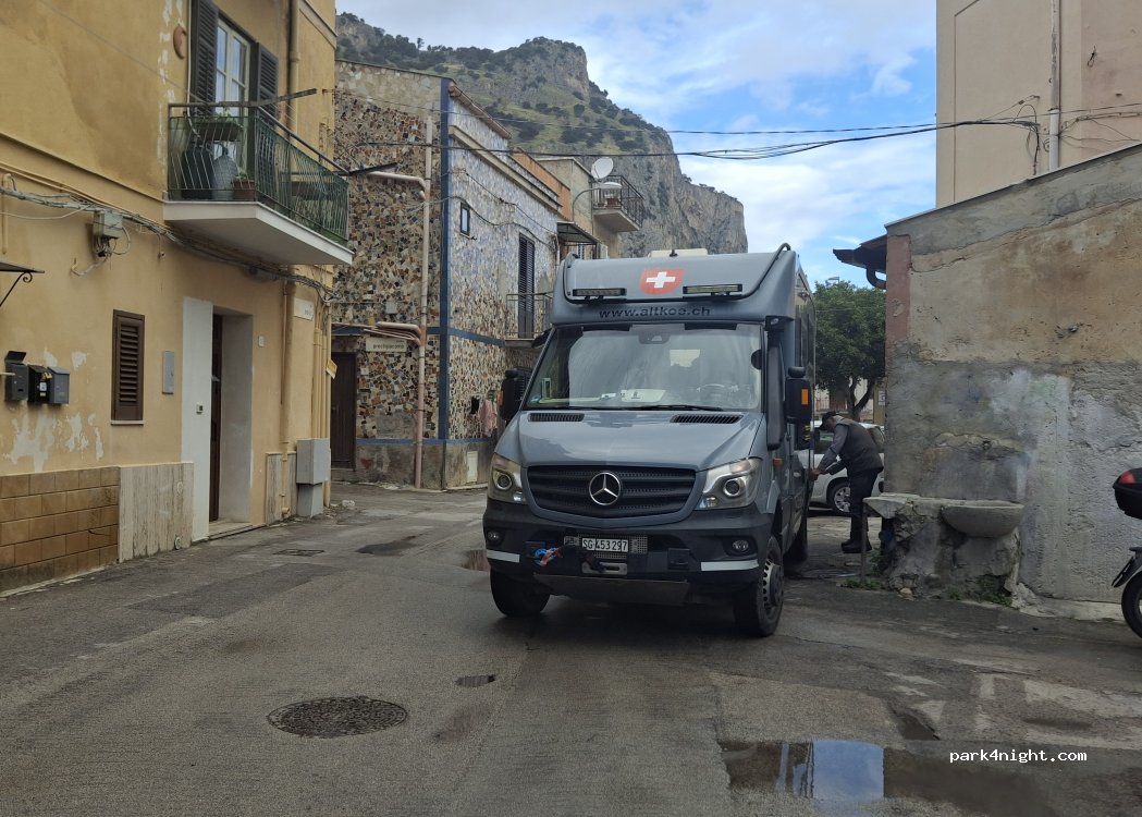 (90142) Palermo - 1 Via Morici a Falde — foto