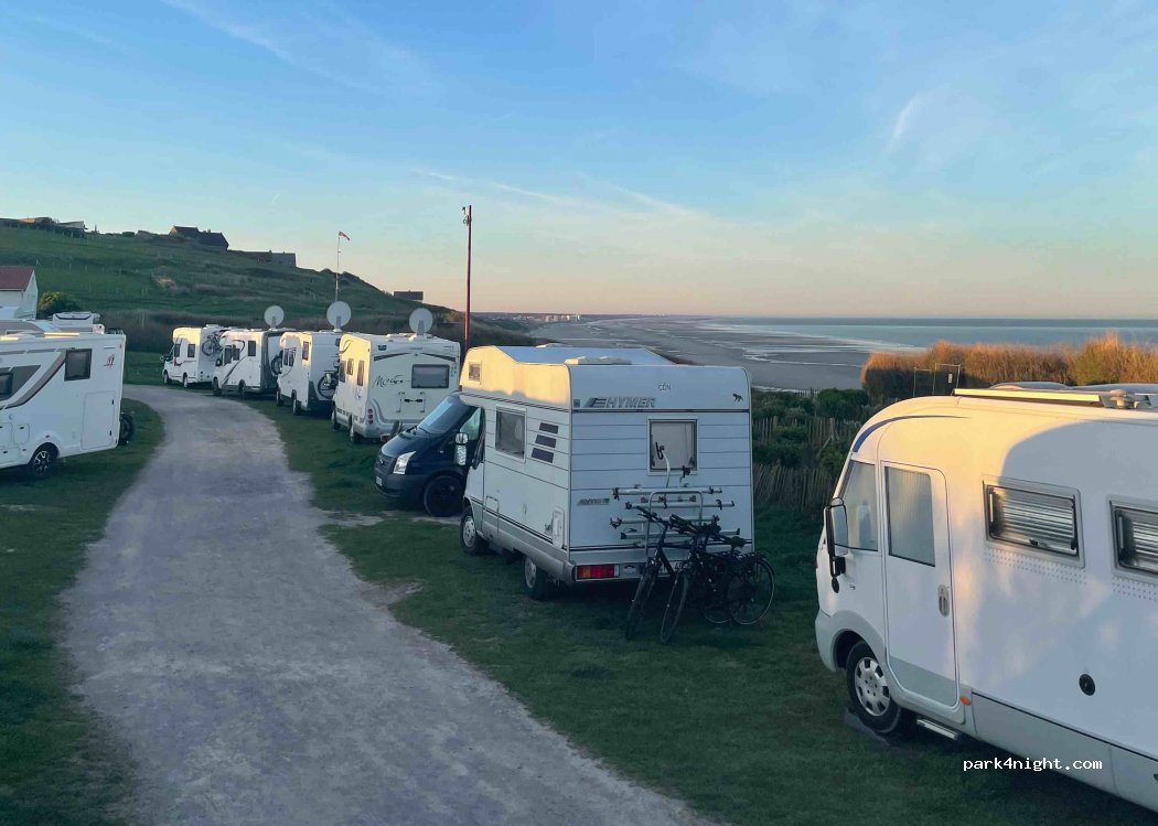 Aire camping-car Equihen — foto