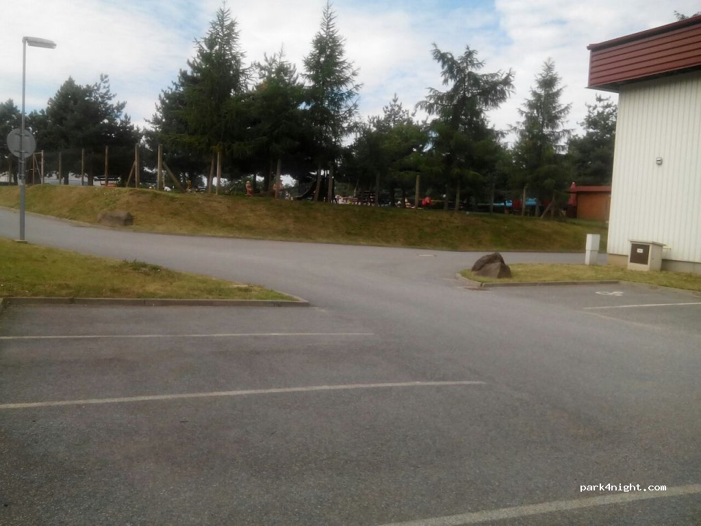 (676 02) Moravské Budějovice - Komenského sady — foto 2
