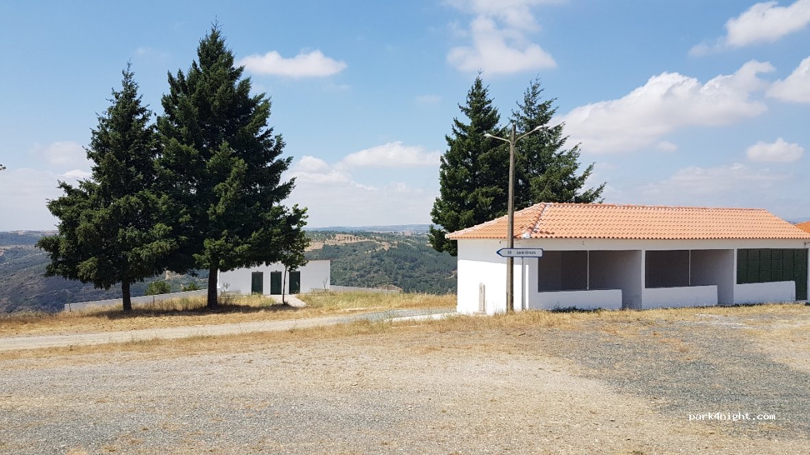 (5230)  - parking de la capela Sao Bartolomeu — foto 2