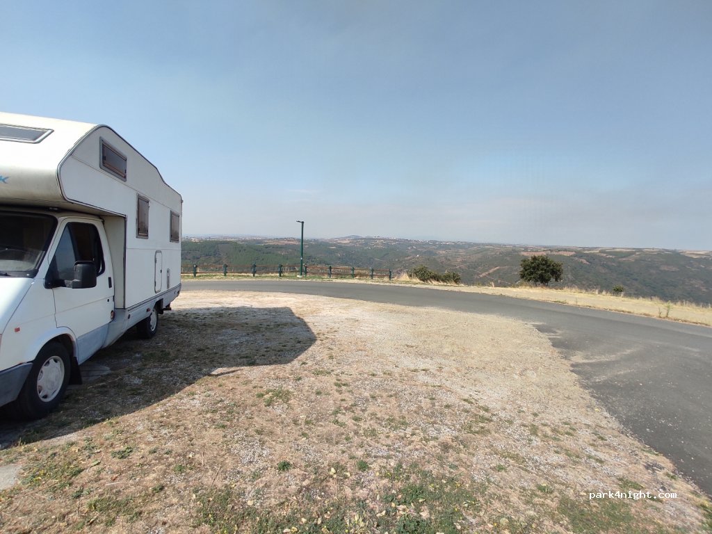 (5230)  - parking de la capela Sao Bartolomeu — foto 3