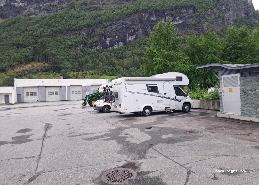 (6783) Stryn - 29 Perhusvegen — foto
