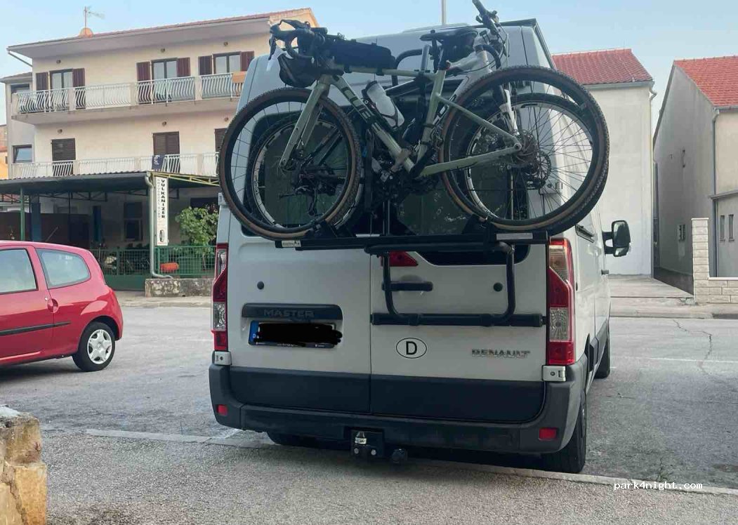 (22000) Šibenik - 32 Svilajska ulica — foto