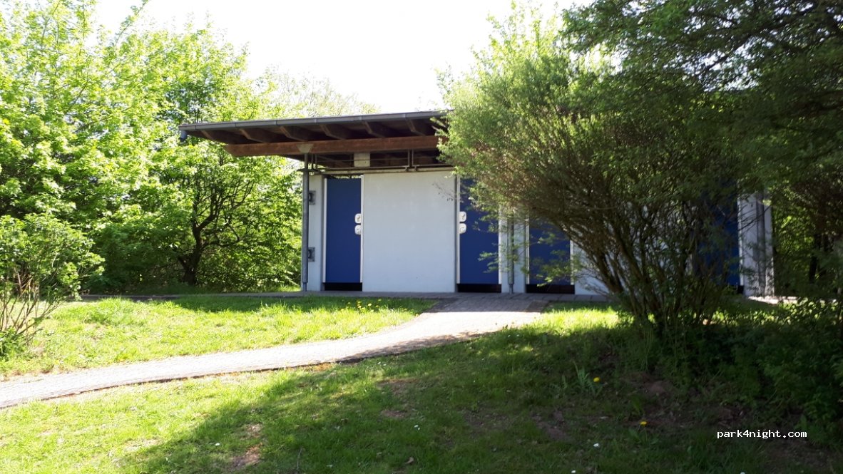 Wohnmobilstellplatz Freizeitanlage Höxter-Godelheim — foto