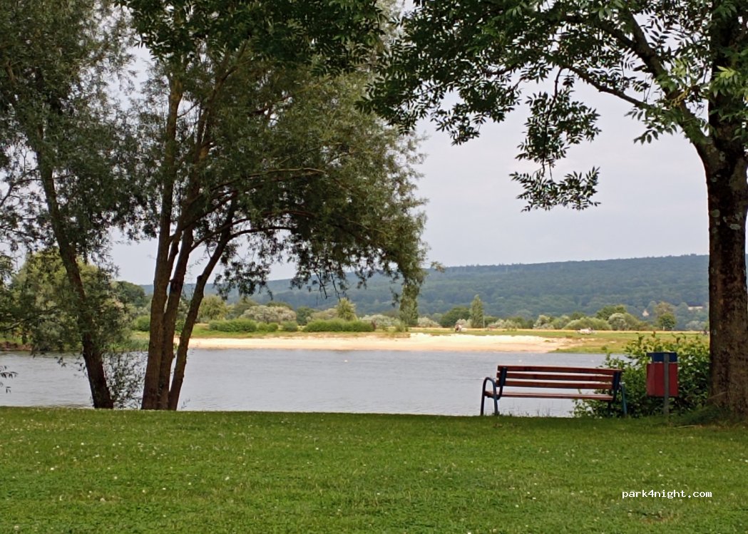 Wohnmobilstellplatz Freizeitanlage Höxter-Godelheim — foto 4