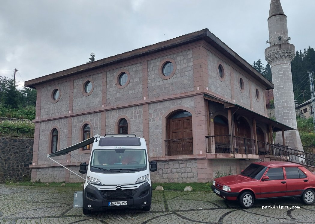 (28952) Yavuzkemal - Unnamed Road — foto