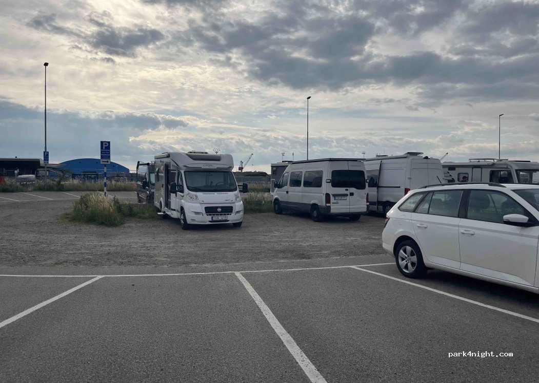 (432 40) Varberg - 2A Gamla Kyrkbacken — foto 2