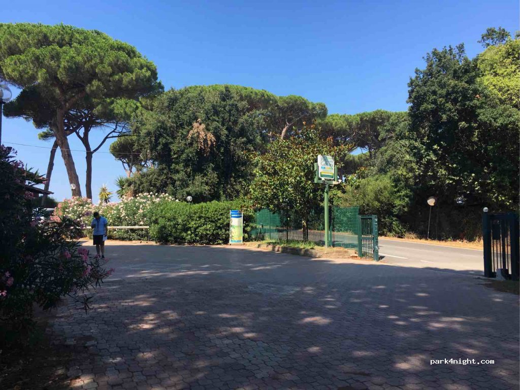 Camping Village Parco della Gallinara — foto