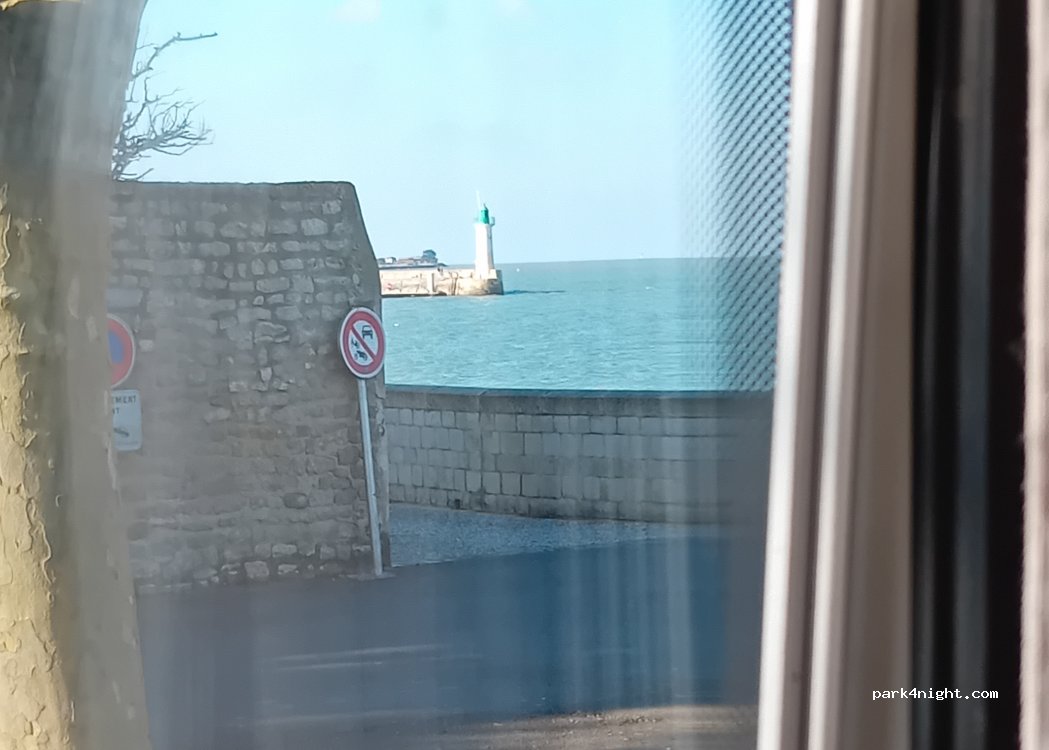 (17630) La Flotte - 34 Avenue de la Plage — foto 4
