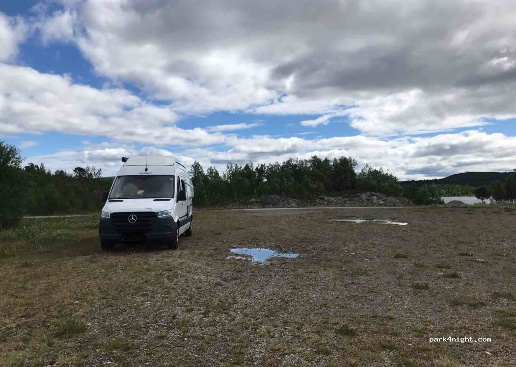 (930 90) Tjärnberg - — foto
