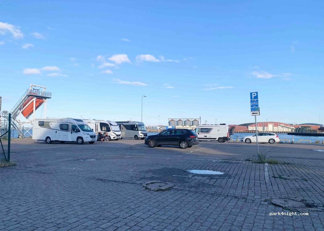(392 31) Kalmar - 12 Skeppsbron — foto 2