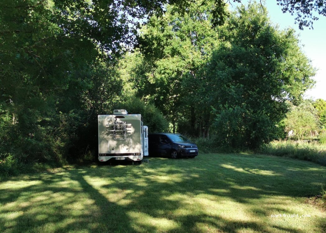 (33730) Uzeste - 25 Route de Langon — foto