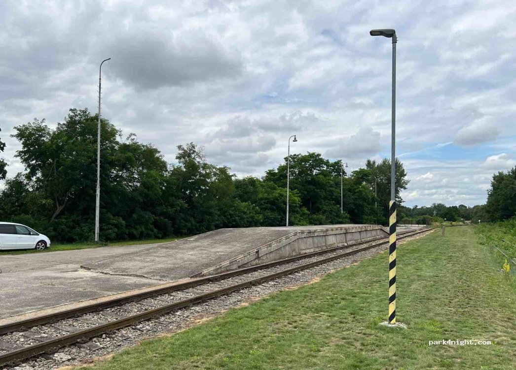 (671 69) Hevlín - — foto 3