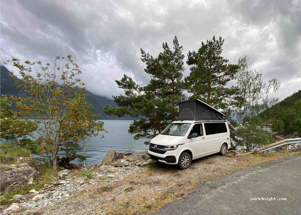 (5734) Vallavik - 909 Tjoflotvegen — foto