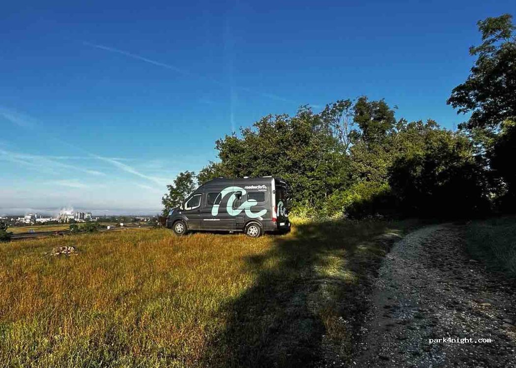 (01360) Bressolles - Unnamed road — foto